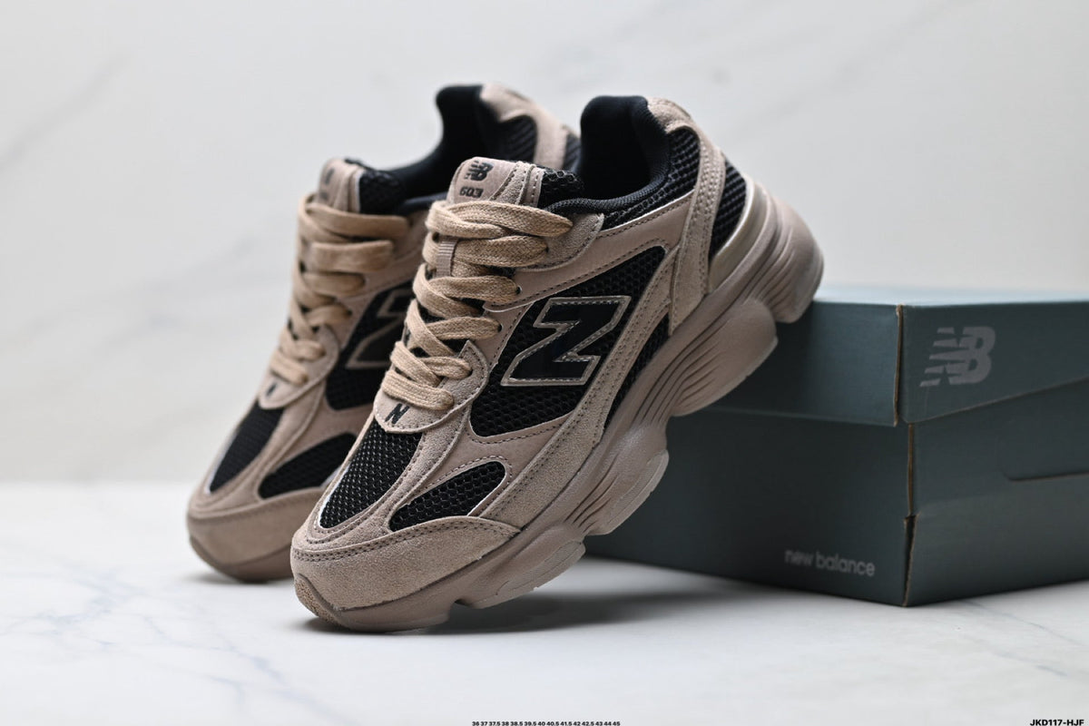 New Balance Retro Dad Sneakers - Beige