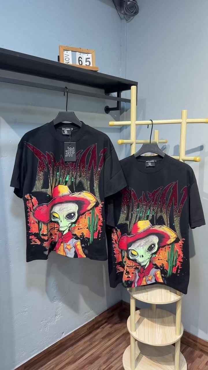 MIXED EMOTION Alien Cowboy Graphic T-Shirt