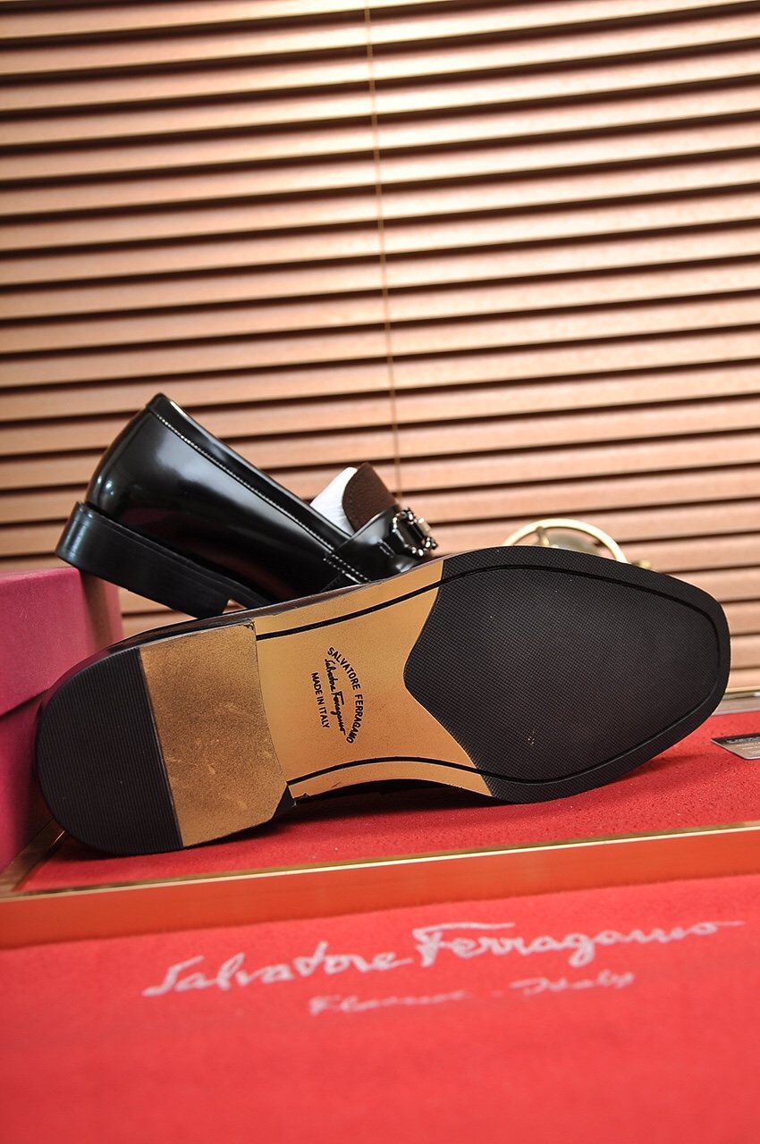Ferragamo Men's Black & Brown Metal Bit Loafers