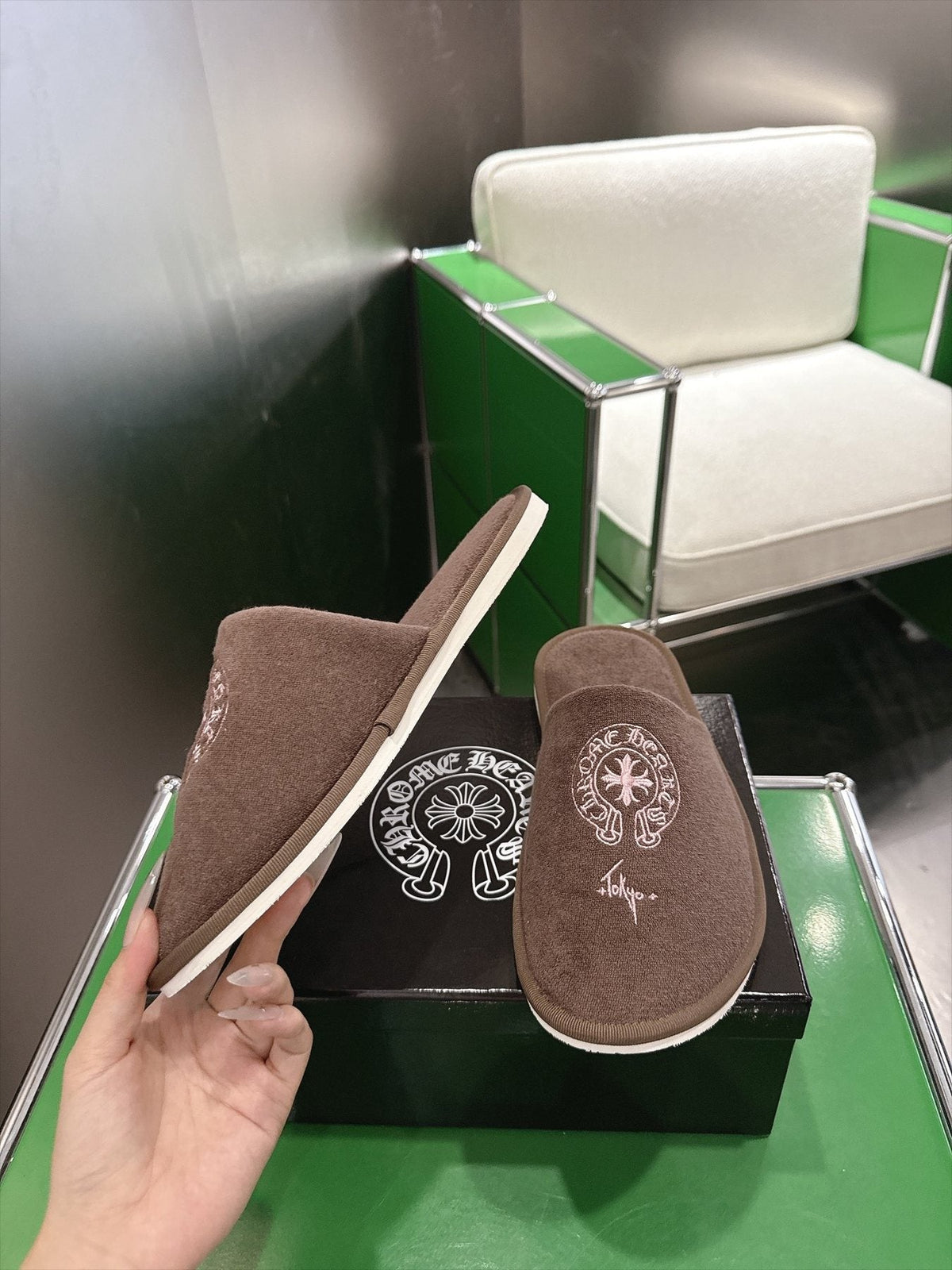 Comehearts Embroidered Open-Back Slippers