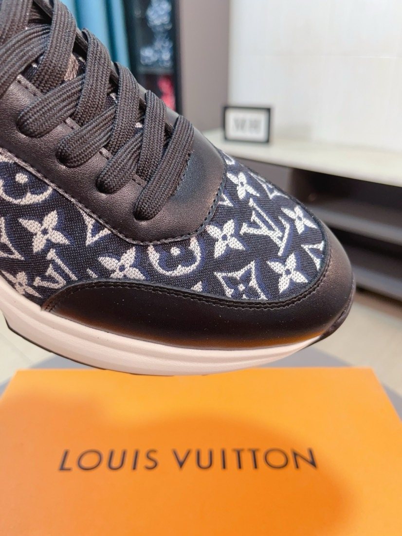 Louis Vuitton Patterned Low-Top Sneakers